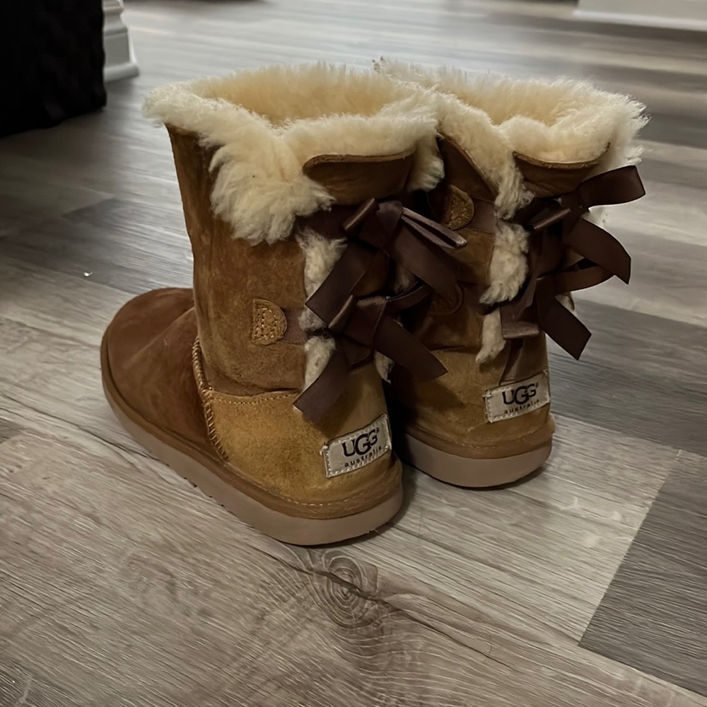 In shape brown ugg boots